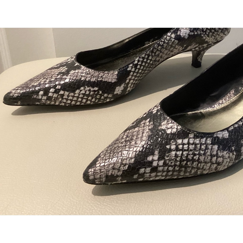 Cole Hahn Kitten Heels